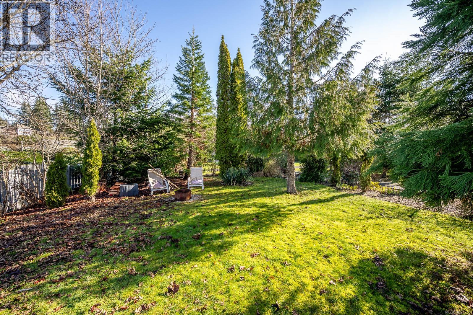 7600 Tozer Rd, Fanny Bay