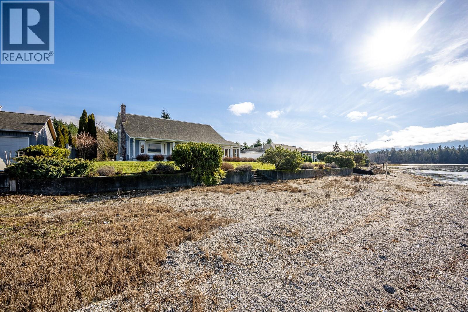 7600 Tozer Rd, Fanny Bay