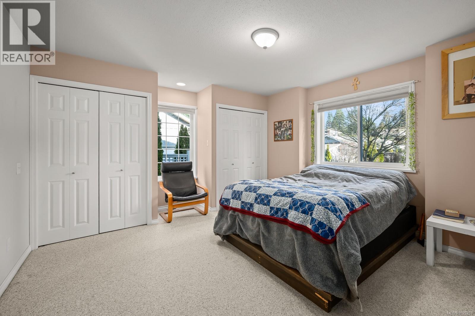 7600 Tozer Rd, Fanny Bay