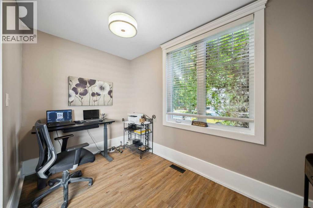 Single Family House for Sale in   Avenue NW Mount Pleasant Calgary 