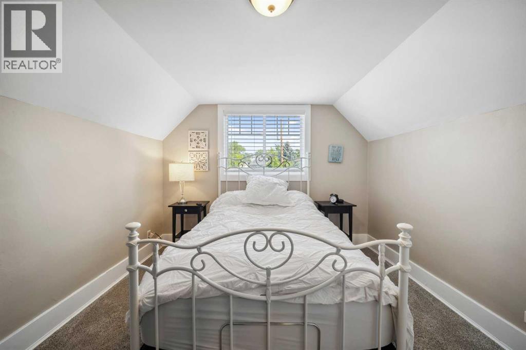 Single Family House for Sale in   Avenue NW Mount Pleasant Calgary 