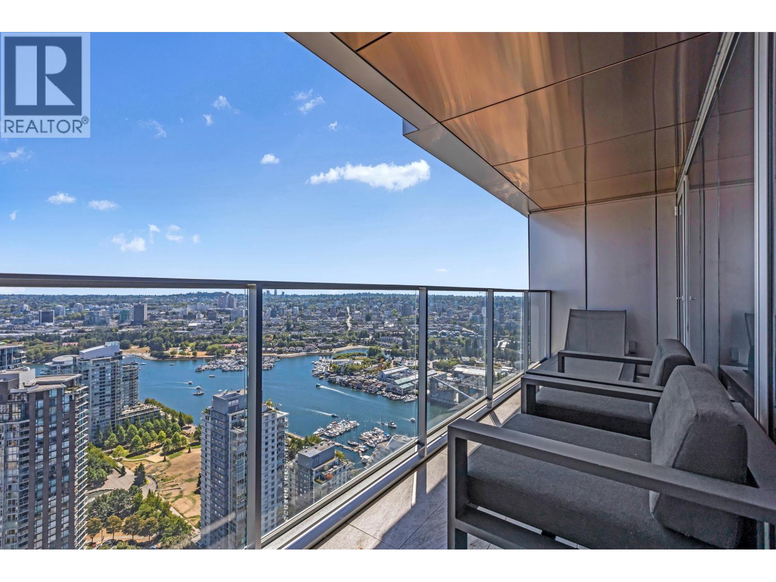 5X05 1480 HOWE STREET