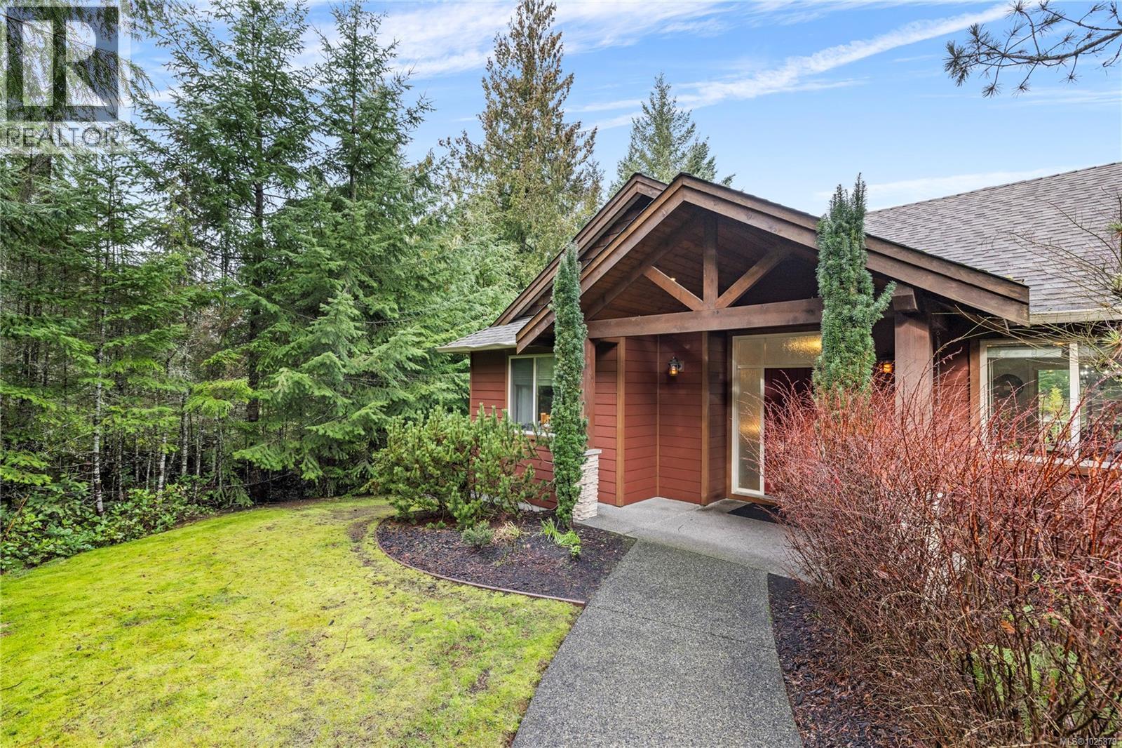 1755 Galvin Pl, Qualicum Beach