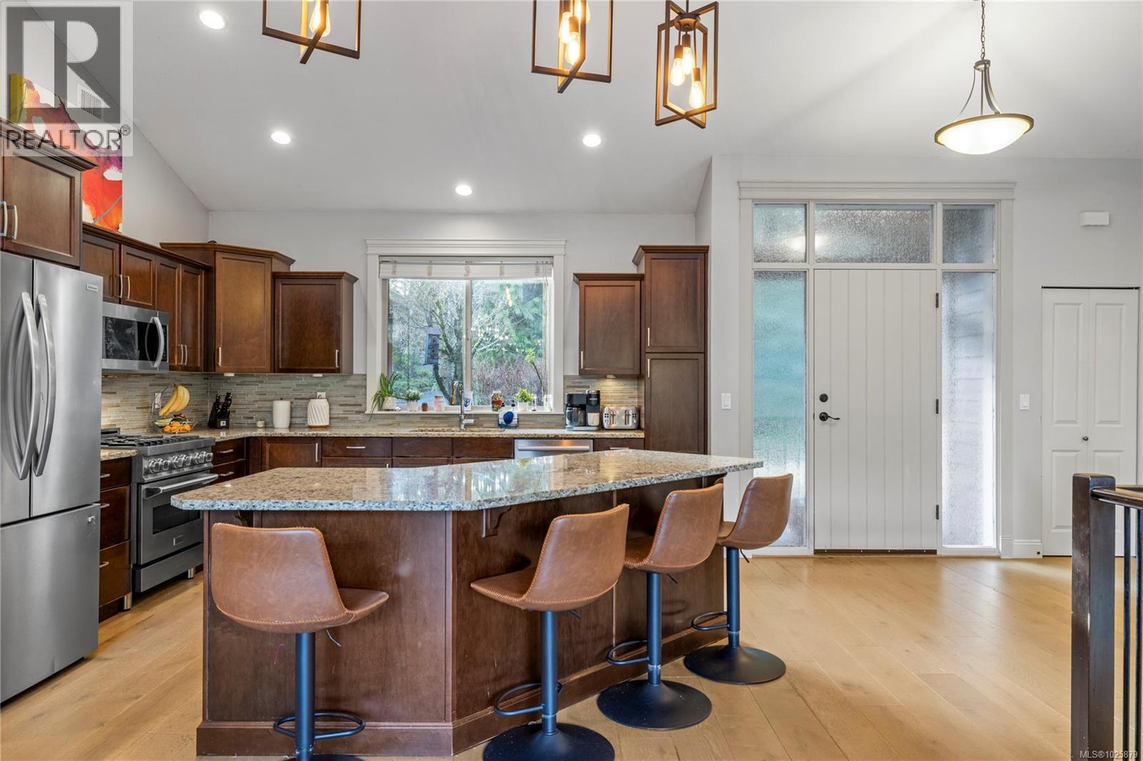 1755 Galvin Pl, Qualicum Beach