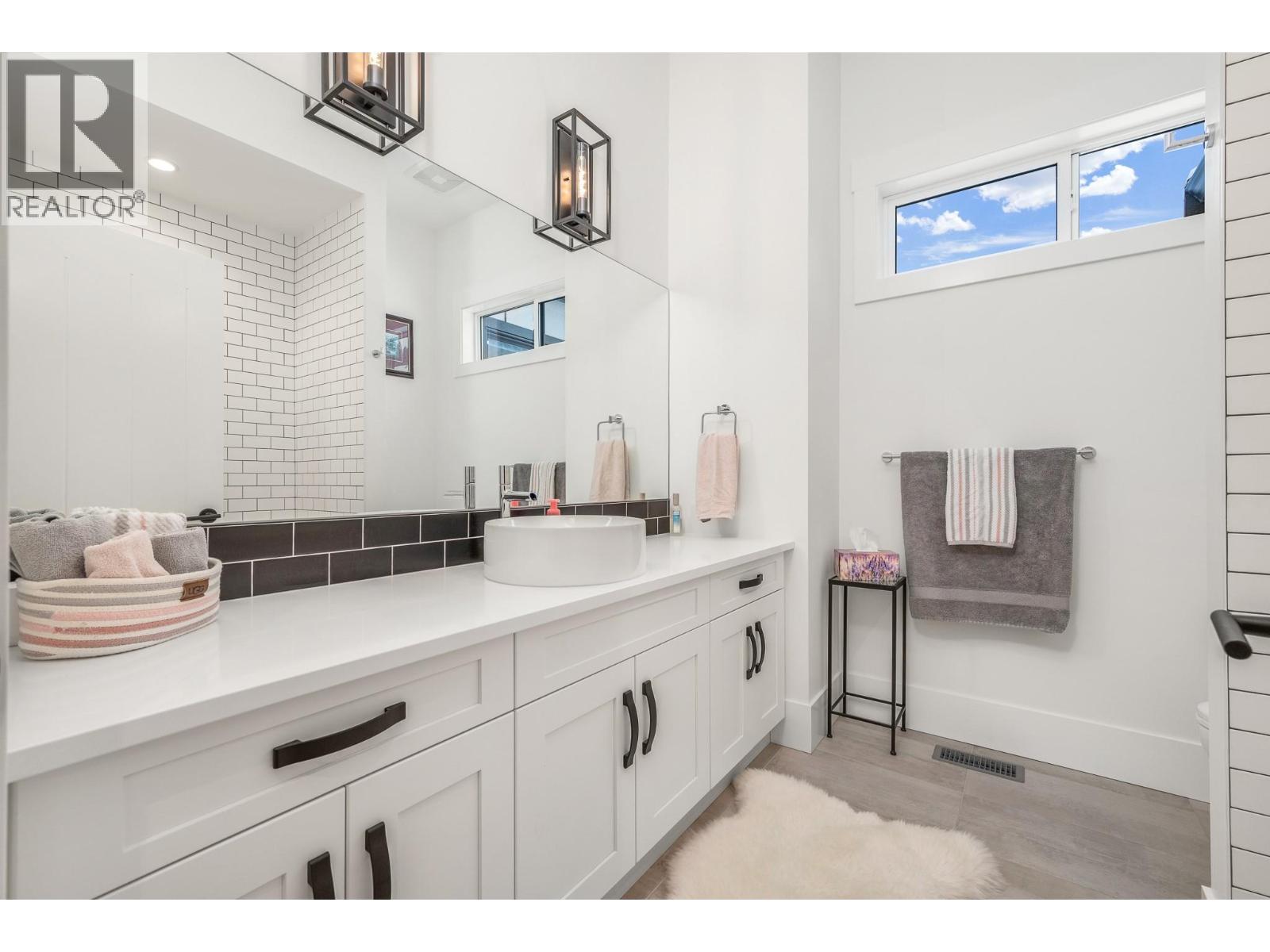 253 Ashcroft Court, Vernon