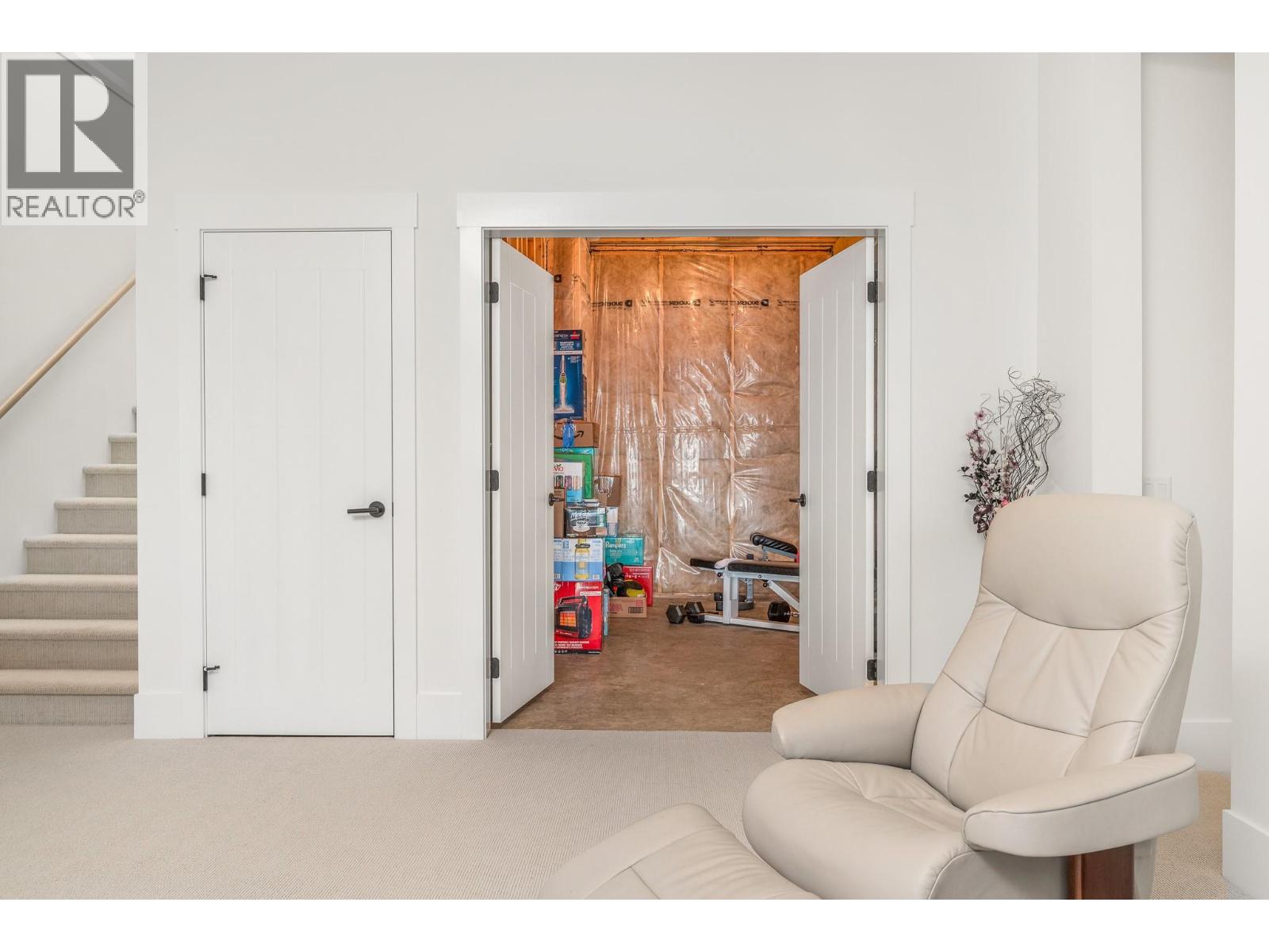 253 Ashcroft Court, Vernon