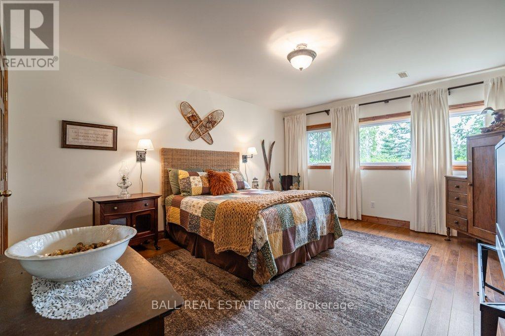32 SHADOWOOD LANE - 33