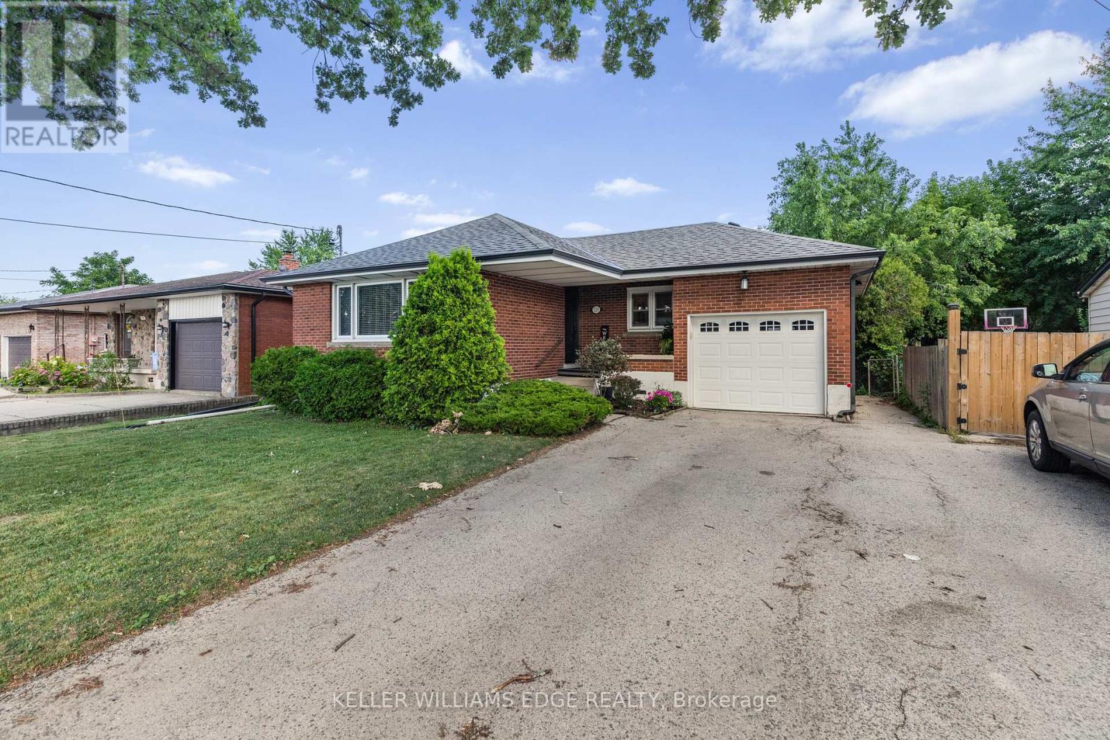 LOWER - 125 WARREN AVENUE - Photo 2 of 17, Hamilton (Balfour), Ontario