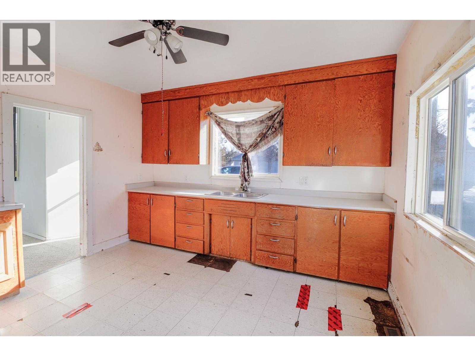 315 BRIAR Avenue NW, Cranbrook