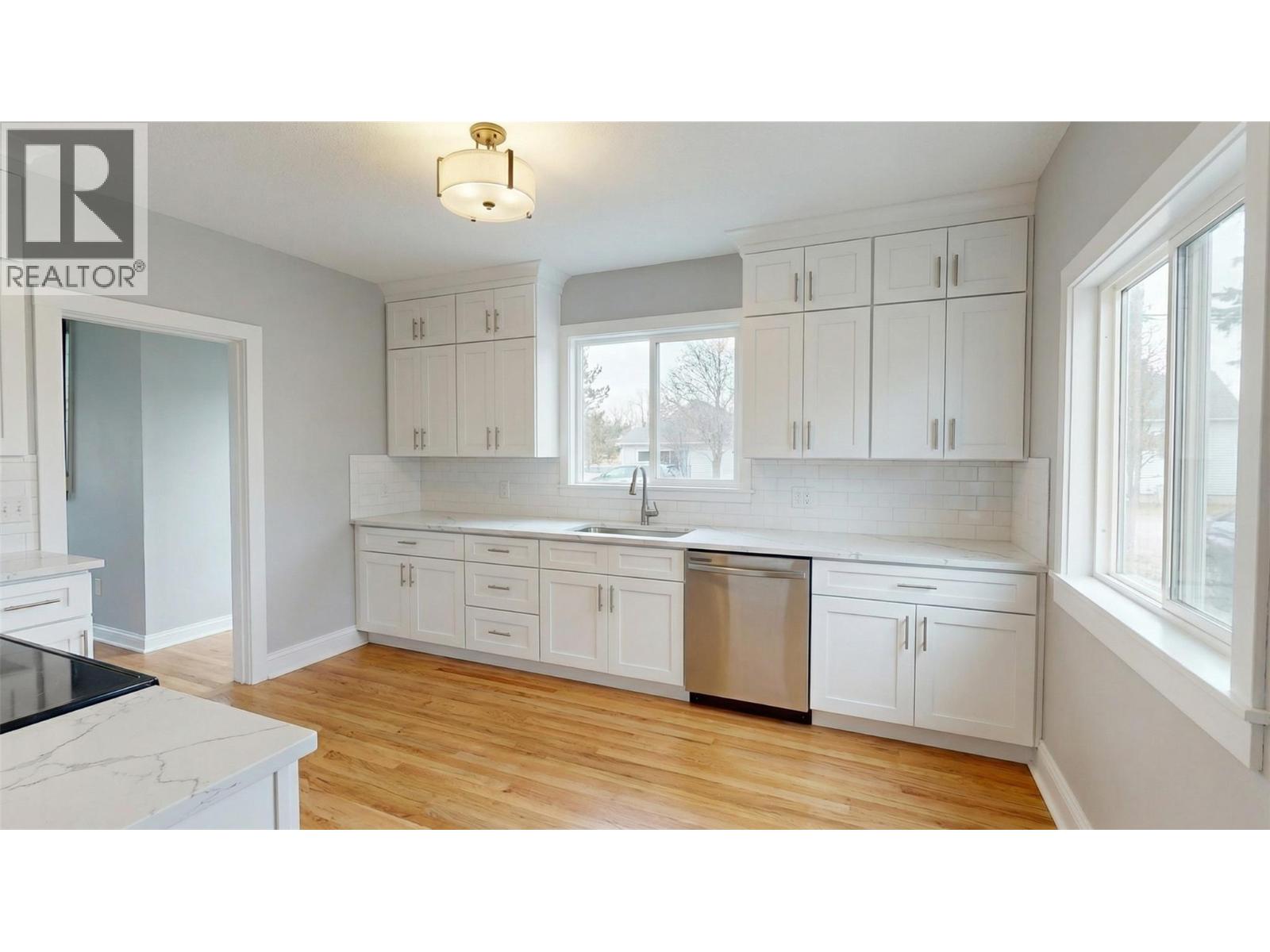 315 BRIAR Avenue NW, Cranbrook