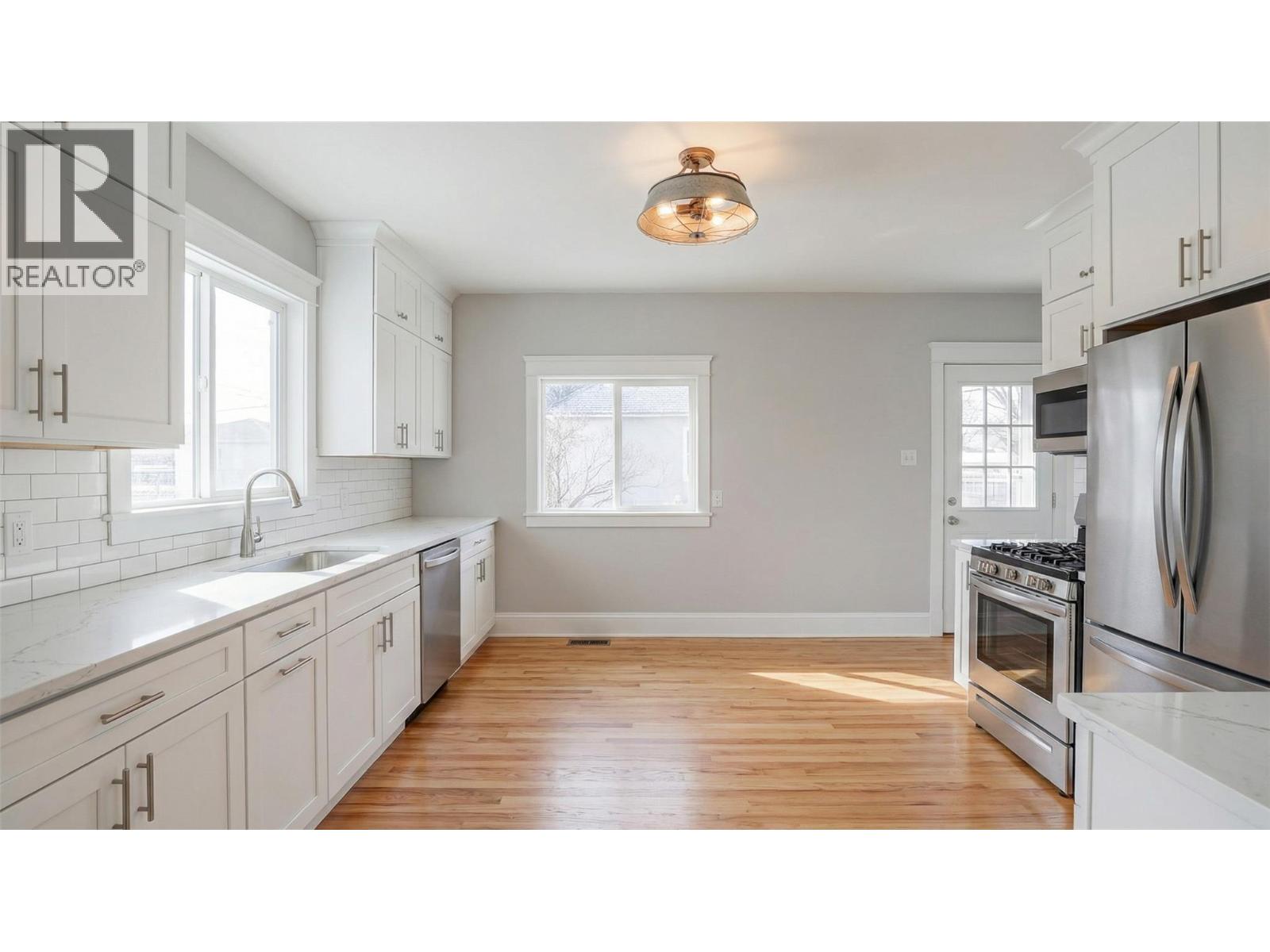 315 BRIAR Avenue NW, Cranbrook