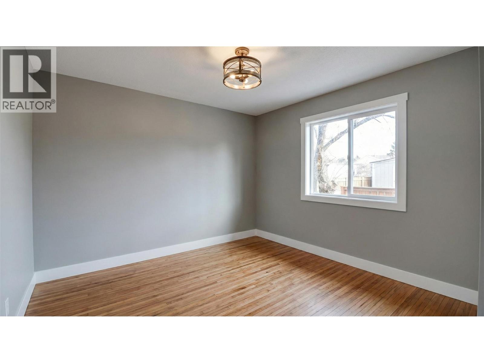 315 BRIAR Avenue NW, Cranbrook