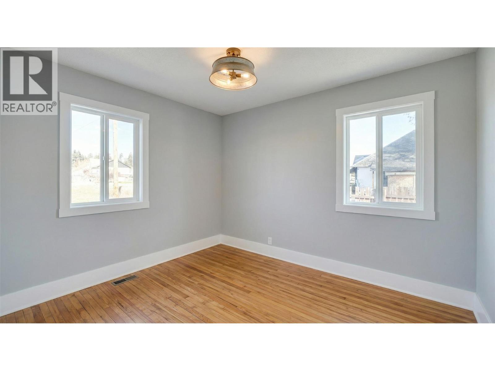 315 BRIAR Avenue NW, Cranbrook