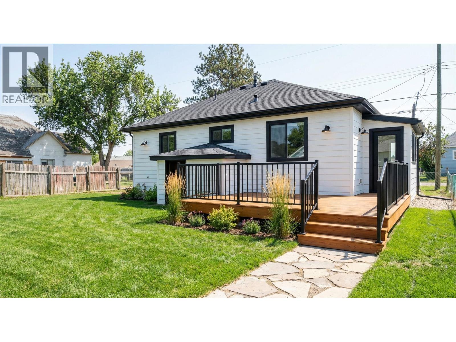 315 BRIAR Avenue NW, Cranbrook