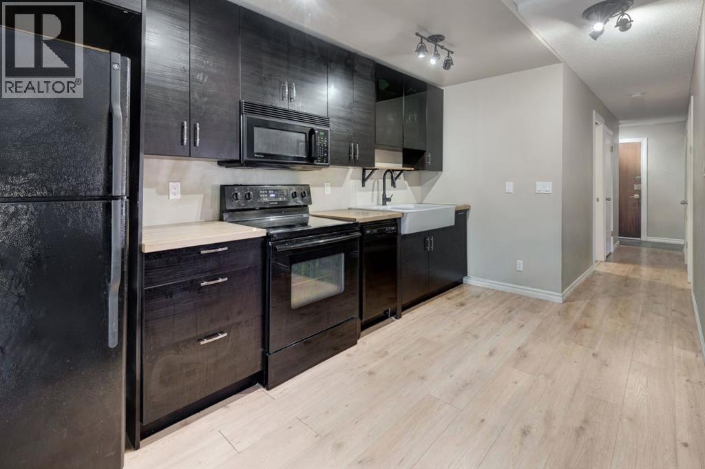 
          916 3 Avenue Northwest
            <br/>
            <span>Calgary</span>
            , 
            <span>AB</span>
             <span>T2N0J6</span>
         - Photo 10