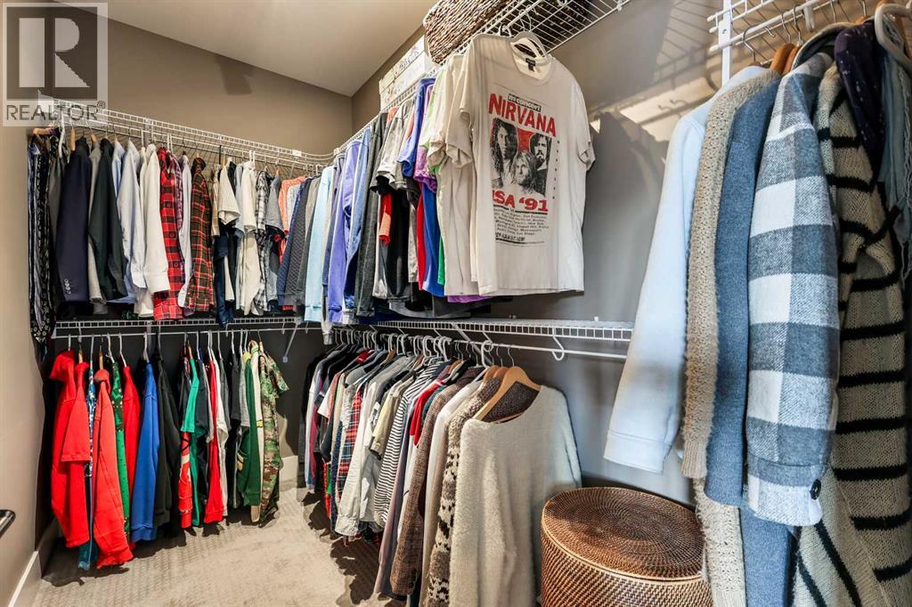 Single Family House for Sale in  BenySurMer Road SW Currie Barracks Calgary 