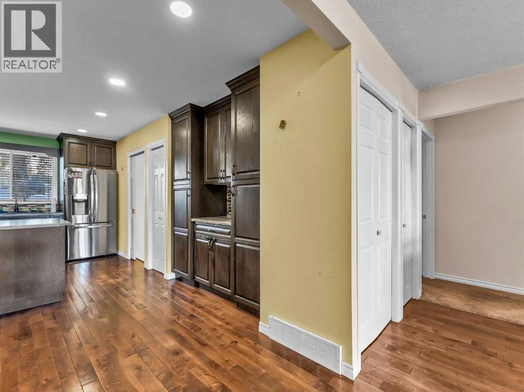 Single Family House Bungalow for Sale in  Milne Place SE Connaught Medicine Hat 