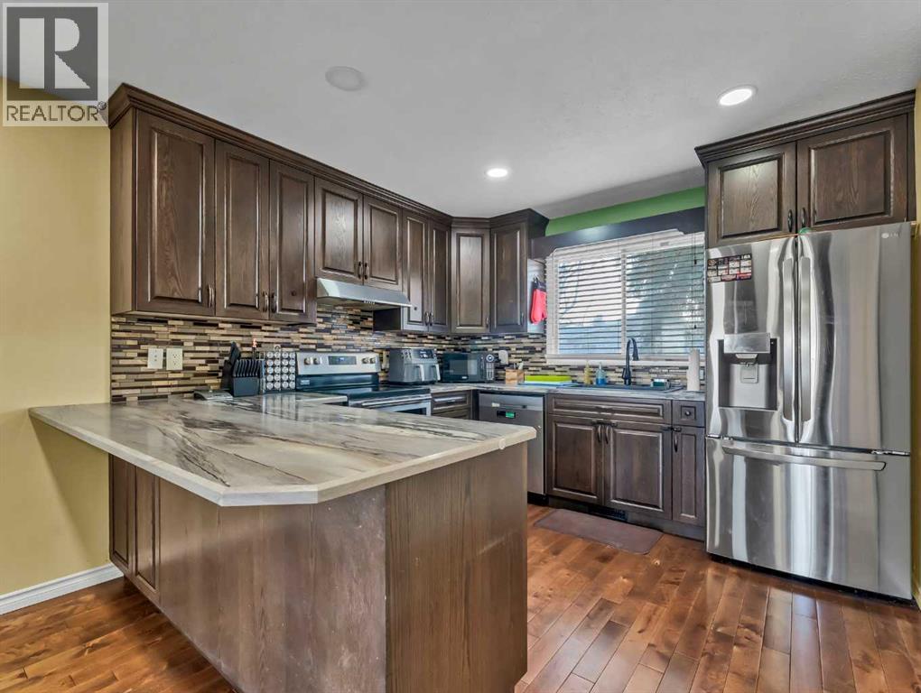 Single Family House Bungalow for Sale in  Milne Place SE Connaught Medicine Hat 