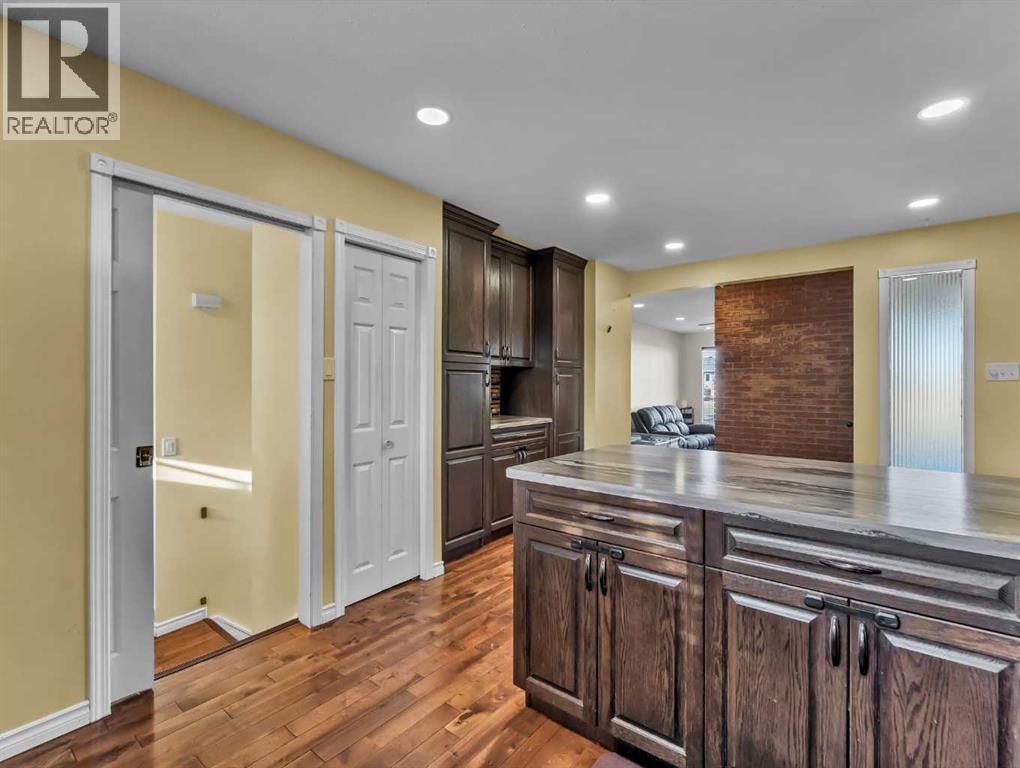 Single Family House Bungalow for Sale in  Milne Place SE Connaught Medicine Hat 