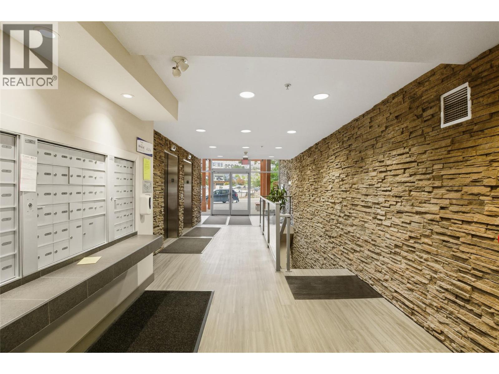 #2407 1030 TALASA WAY - 21