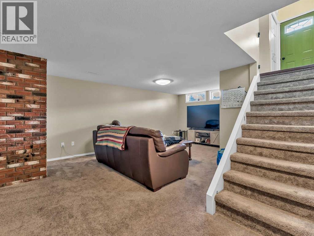 Single Family House Bungalow for Sale in  Milne Place SE Connaught Medicine Hat 