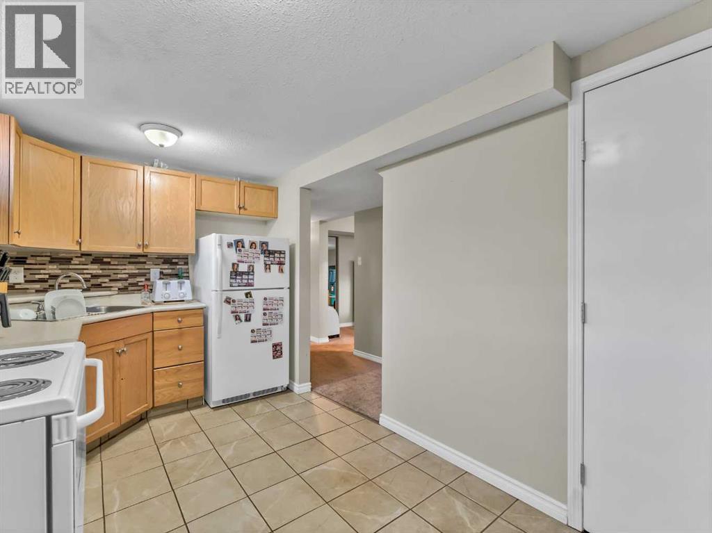 Single Family House Bungalow for Sale in  Milne Place SE Connaught Medicine Hat 