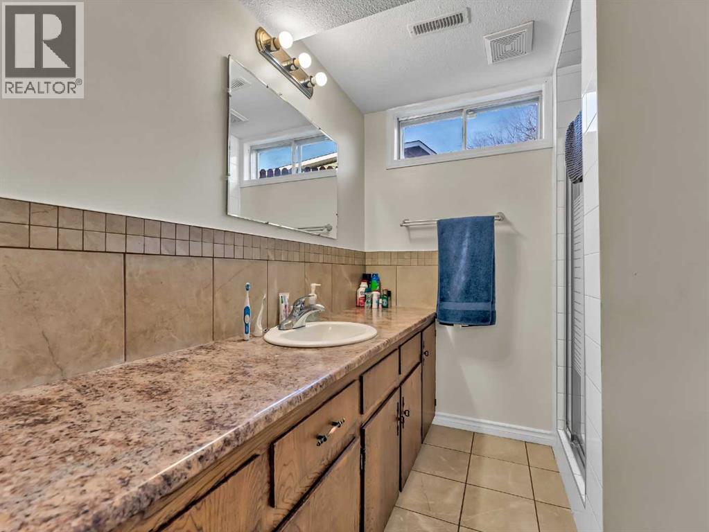 Single Family House Bungalow for Sale in  Milne Place SE Connaught Medicine Hat 