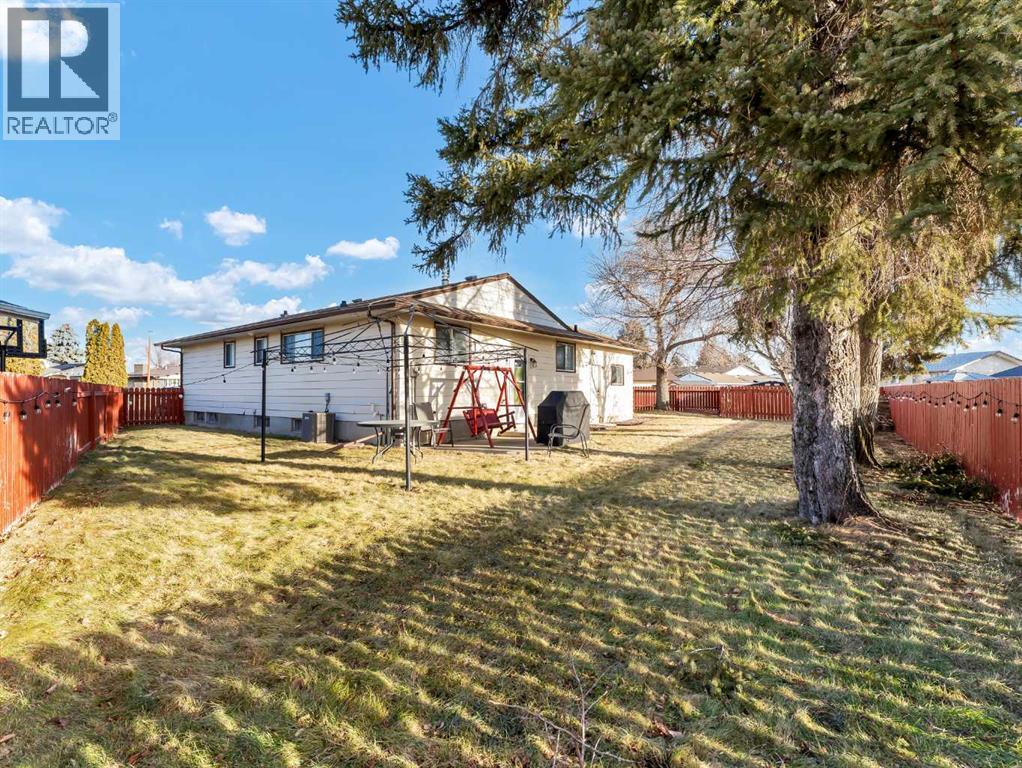 Single Family House Bungalow for Sale in  Milne Place SE Connaught Medicine Hat 