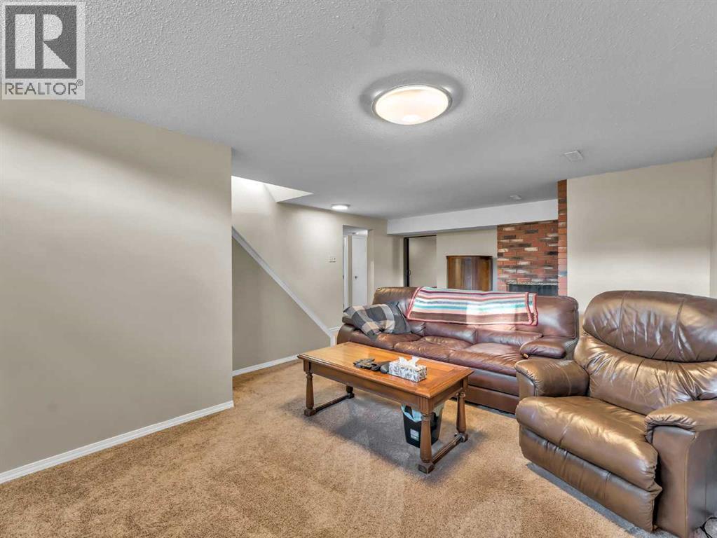 Single Family House Bungalow for Sale in  Milne Place SE Connaught Medicine Hat 