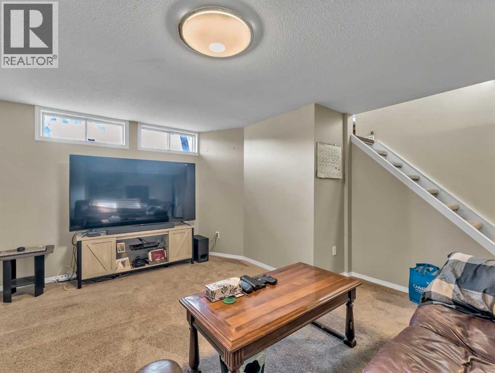 Single Family House Bungalow for Sale in  Milne Place SE Connaught Medicine Hat 