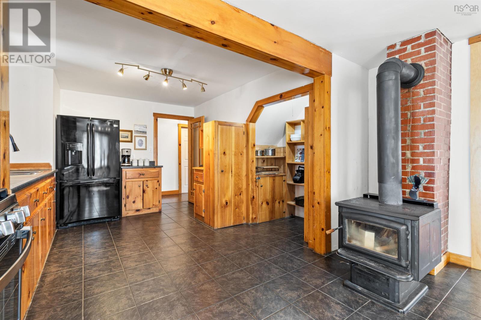 Property 14 of 39 of 202 Gaspereau Avenue