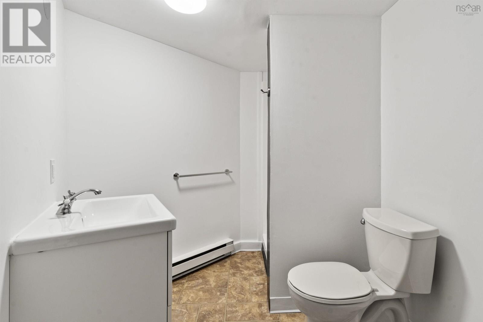 Property 35 of 39 of 202 Gaspereau Avenue