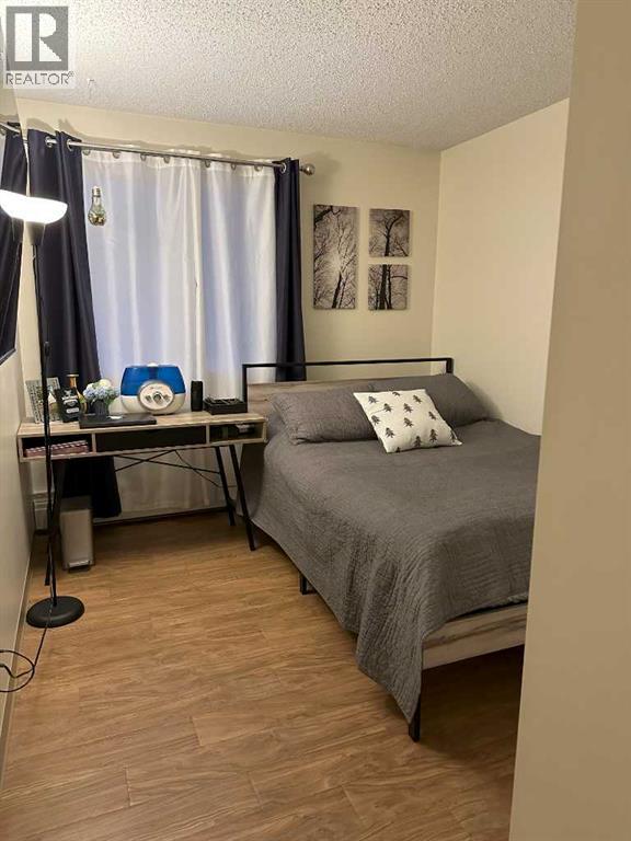 Single Family House for Sale in   Southampton Drive SW Southwood Calgary 