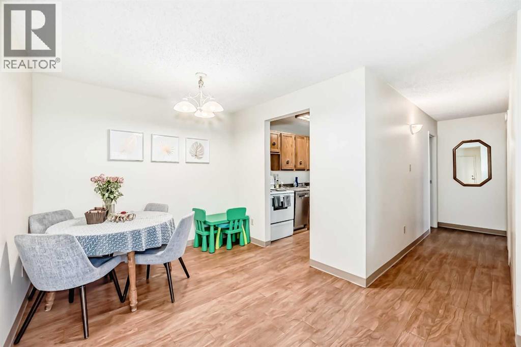 Single Family House for Sale in   Southampton Drive SW Southwood Calgary 