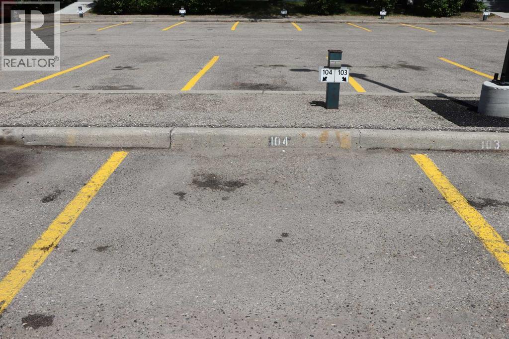 Single Family House for Sale in   Southampton Drive SW Southwood Calgary 