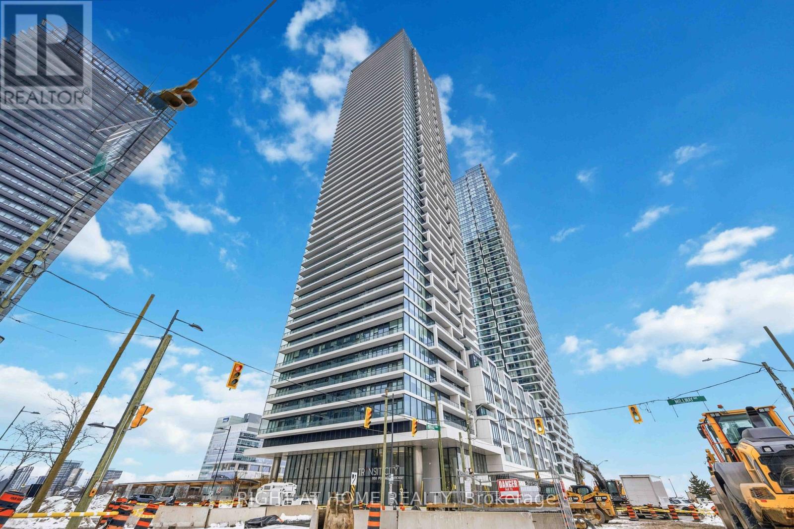 950 Portage Unit 307