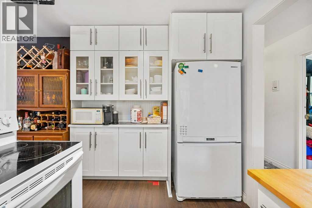 Single Family House for Sale in B   Avenue SW Cliff Bungalow Calgary 