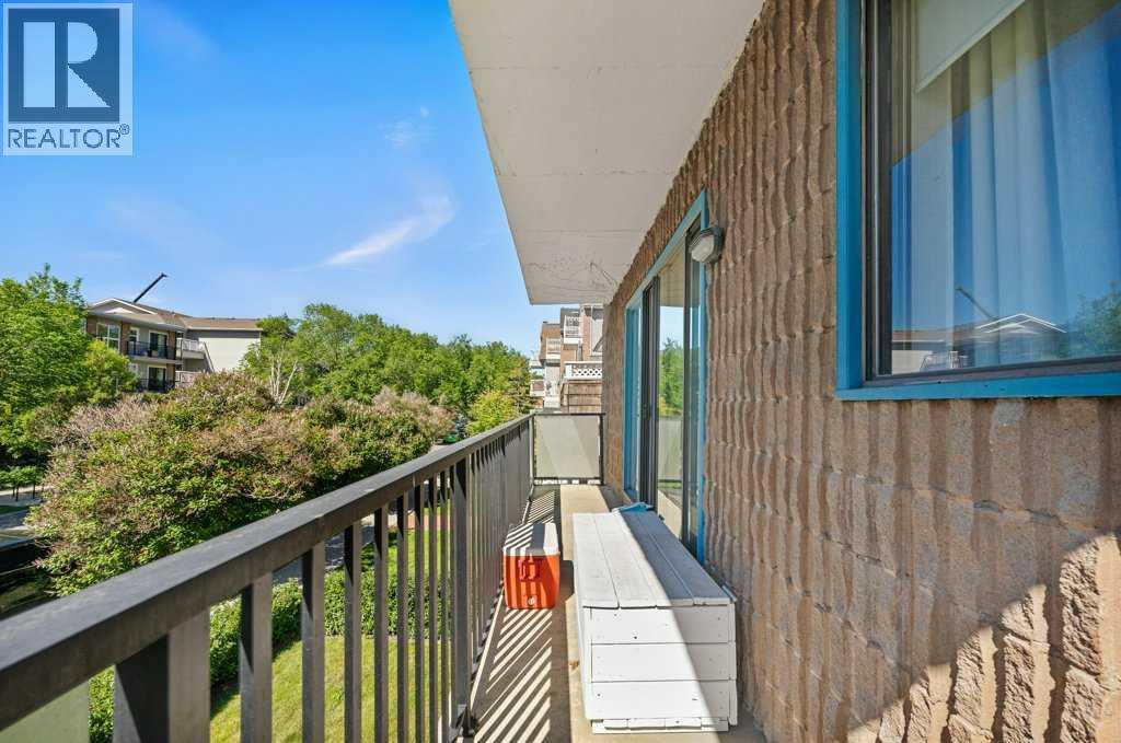 Single Family House for Sale in B   Avenue SW Cliff Bungalow Calgary 