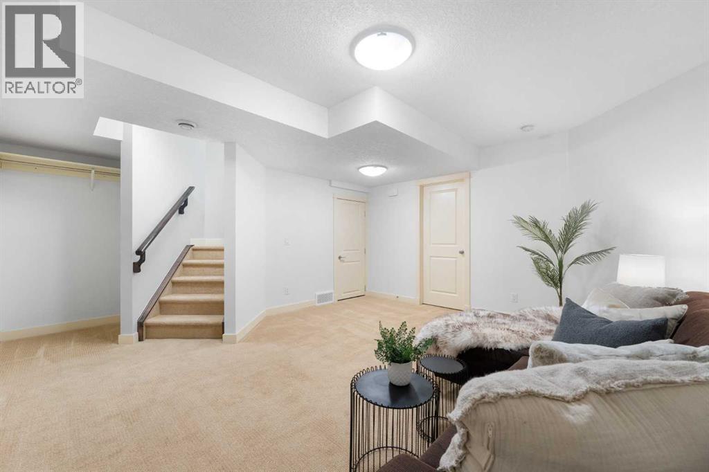 Single Family House for Sale in    Street SW Killarney/Glengarry Calgary 