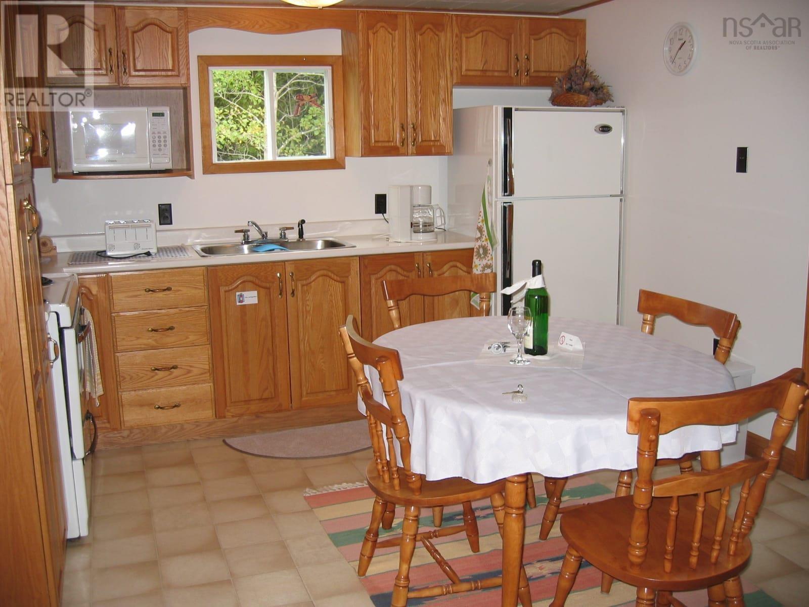 Property 10 of 15 of 116 MacIntosh Road, Port Shoreham