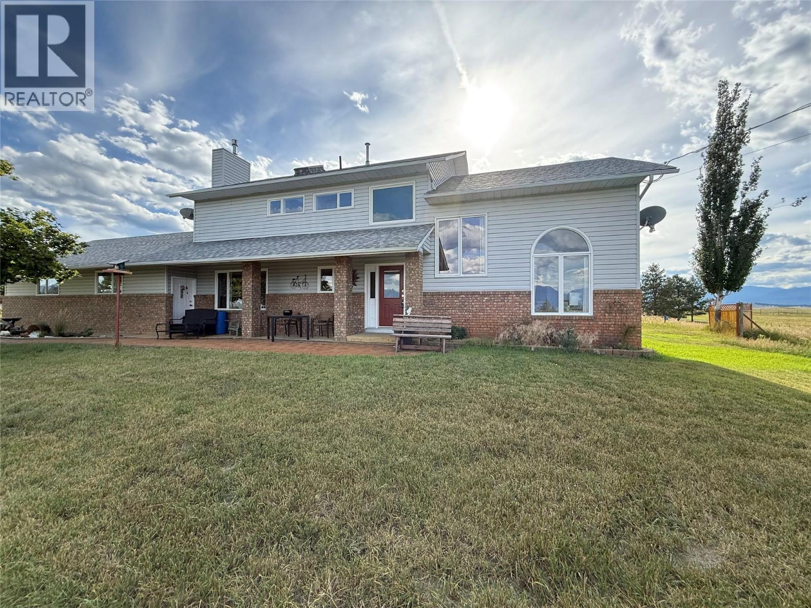 9617 CLEARVIEW Road, Cranbrook