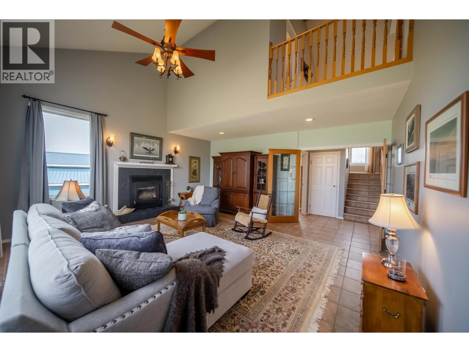 9617 CLEARVIEW Road, Cranbrook