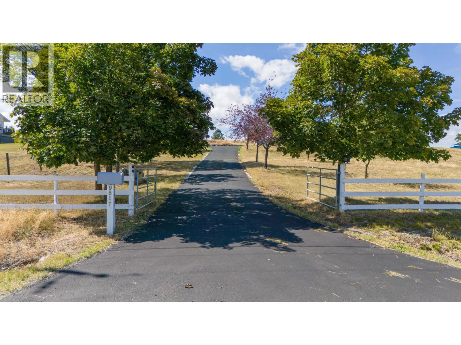 9617 CLEARVIEW Road, Cranbrook