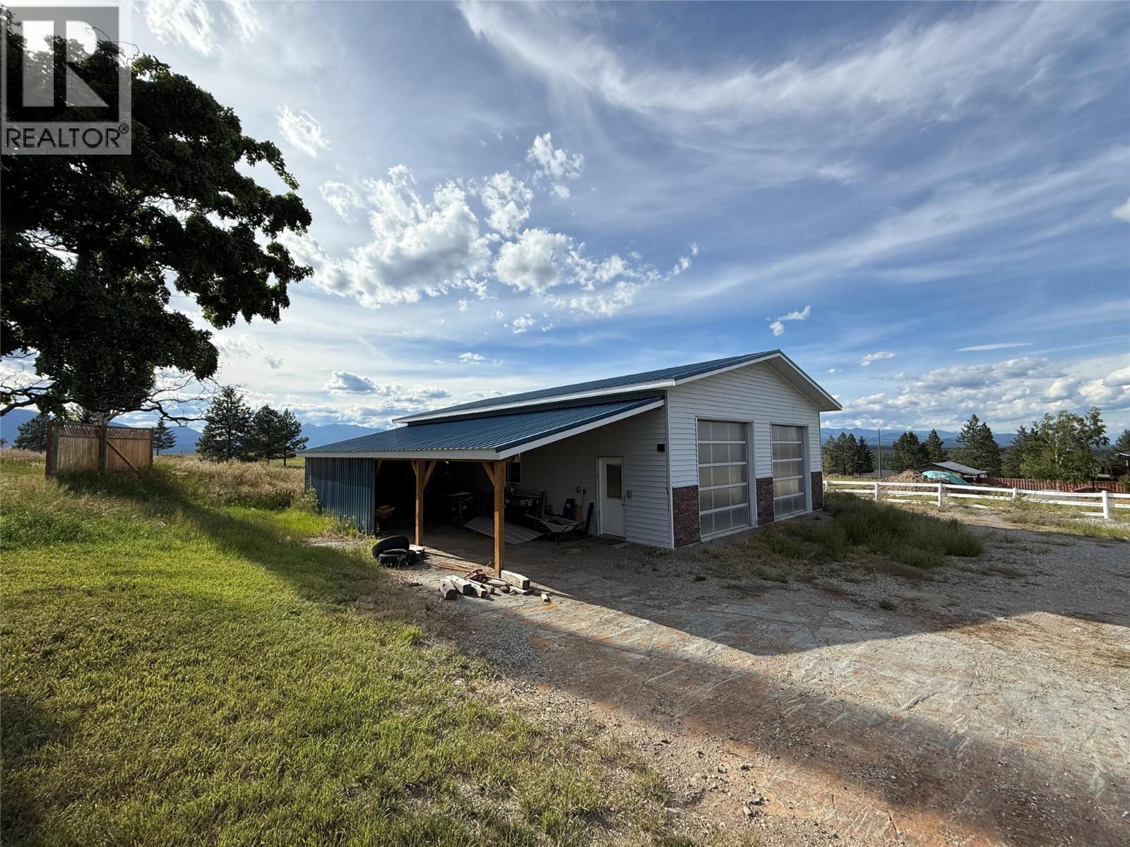 9617 CLEARVIEW Road, Cranbrook