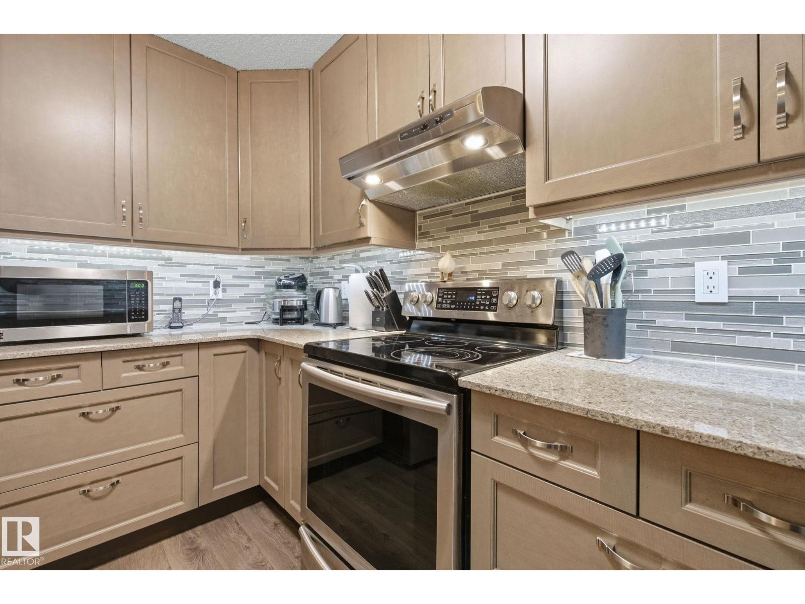 #113 10935 21 AV NW, Edmonton