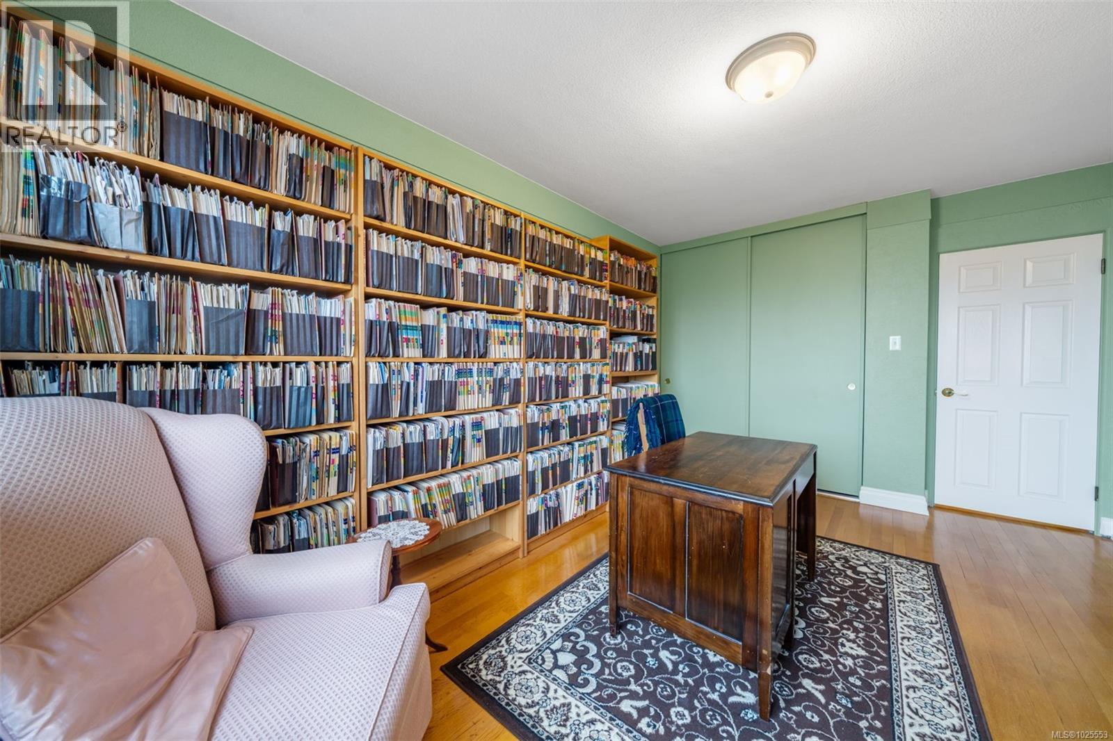 305 1270 Beach Dr, Oak Bay