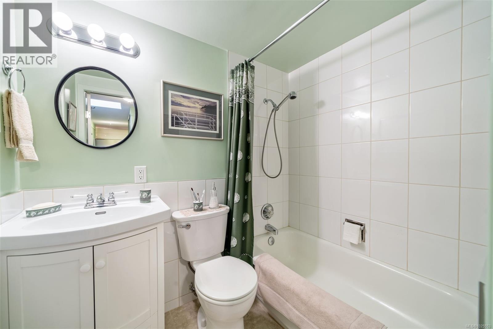 305 1270 Beach Dr, Oak Bay