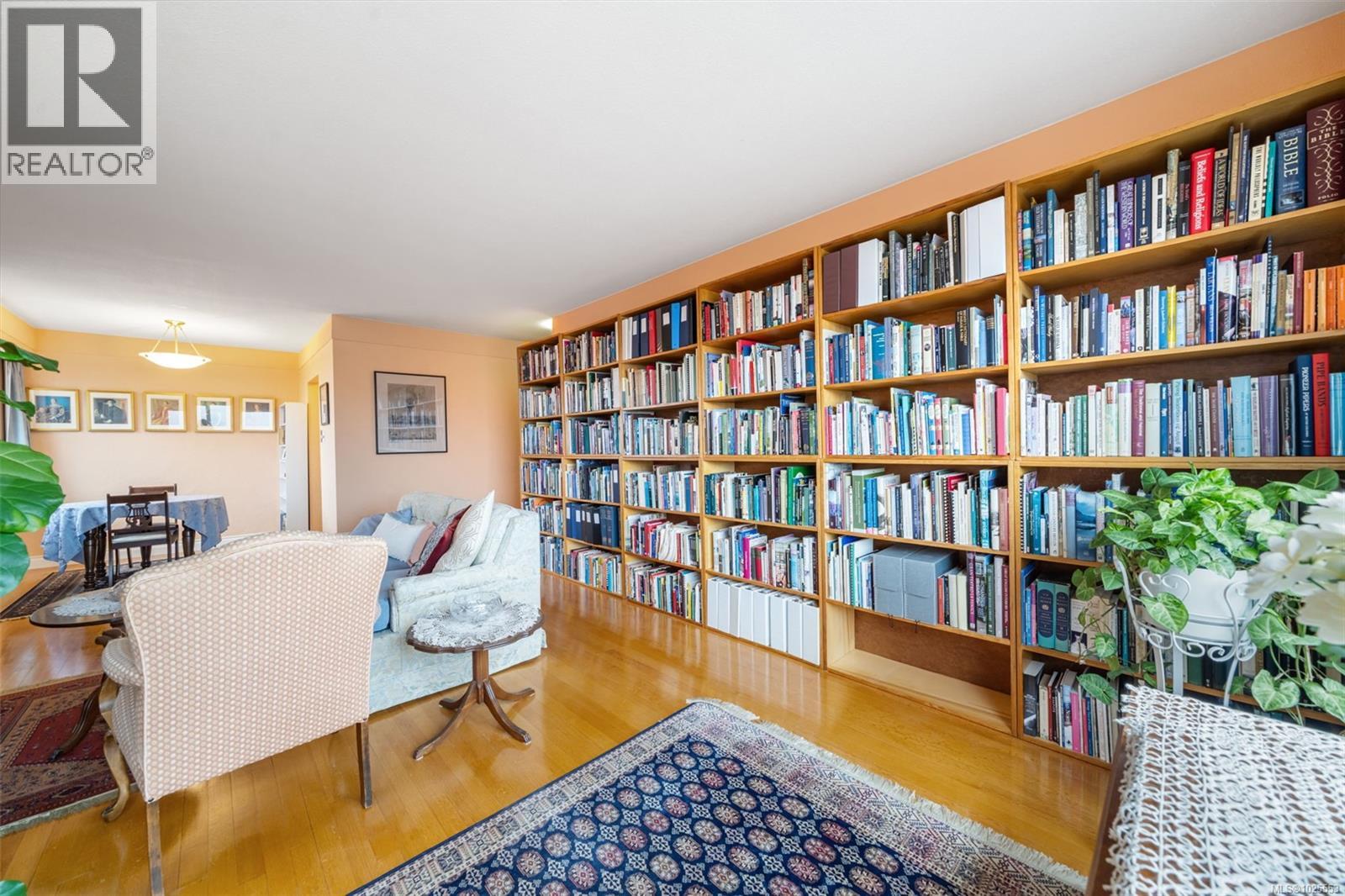 305 1270 Beach Dr, Oak Bay