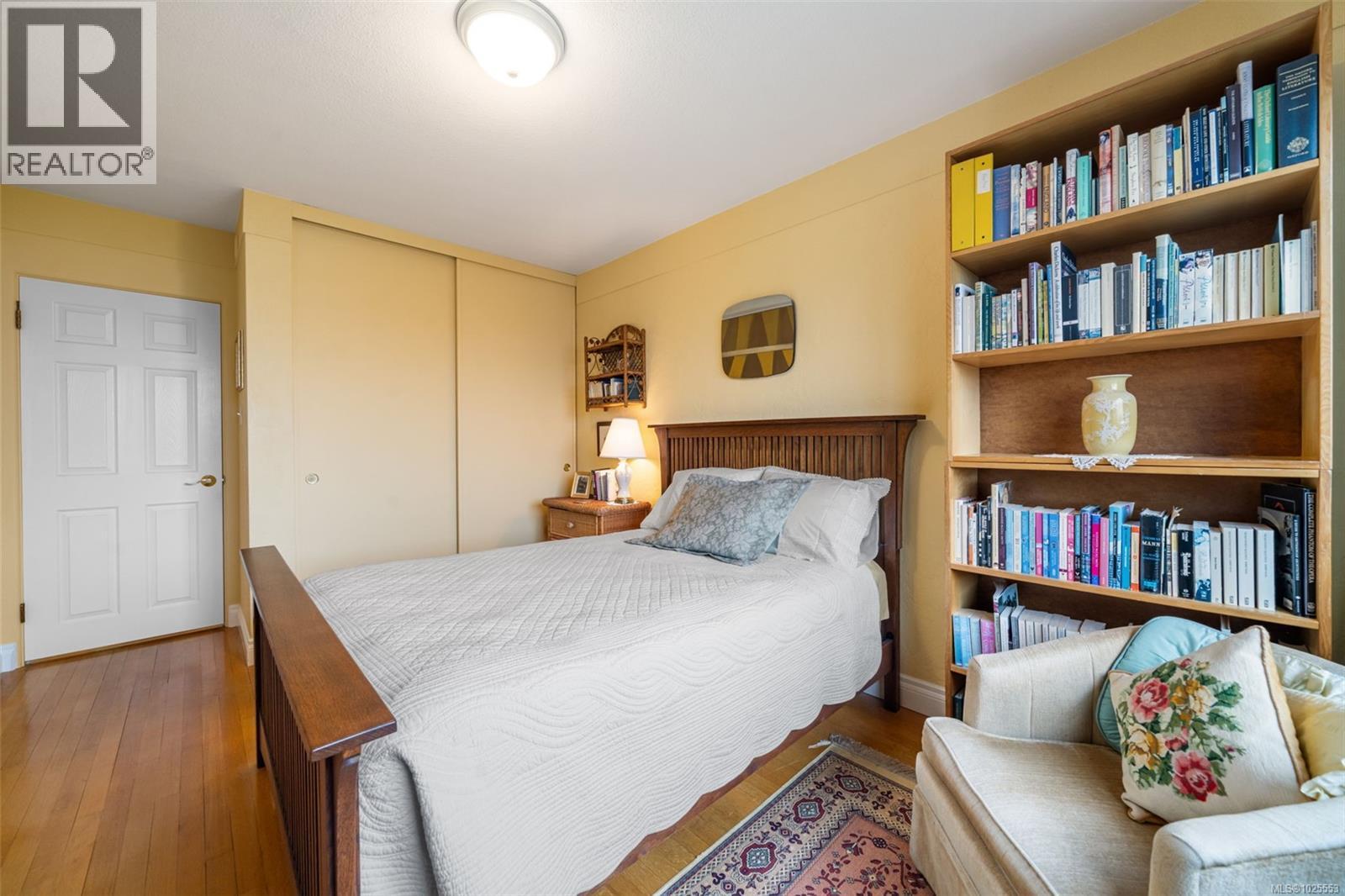 305 1270 Beach Dr, Oak Bay