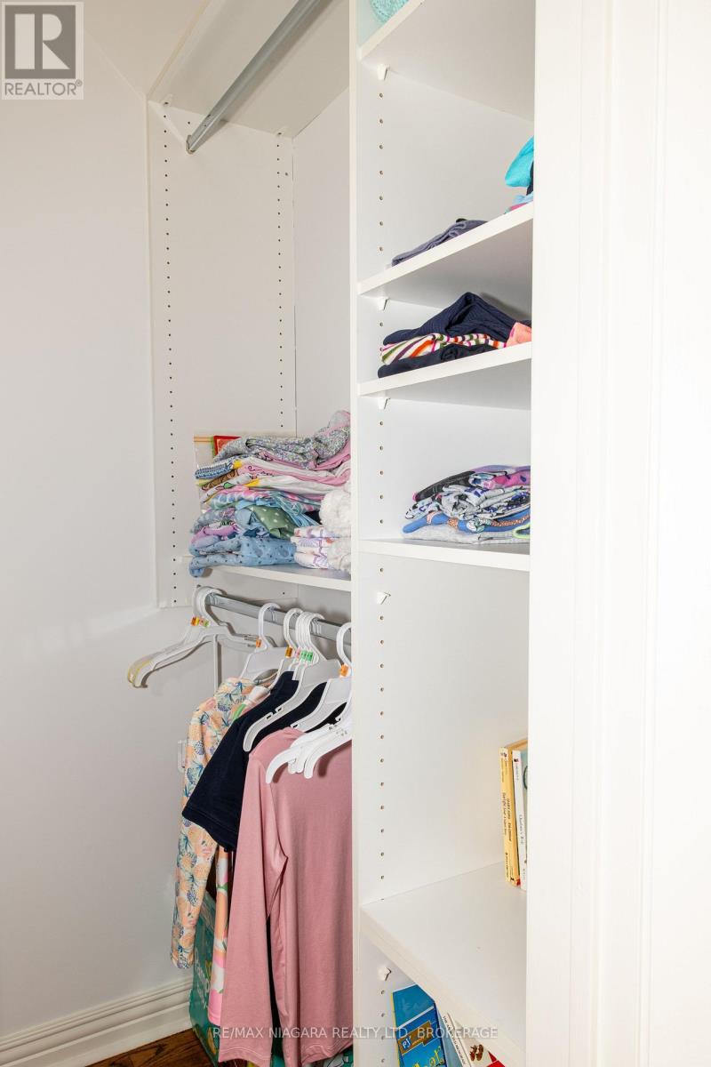 Bedroom 4 Walk-In Closet